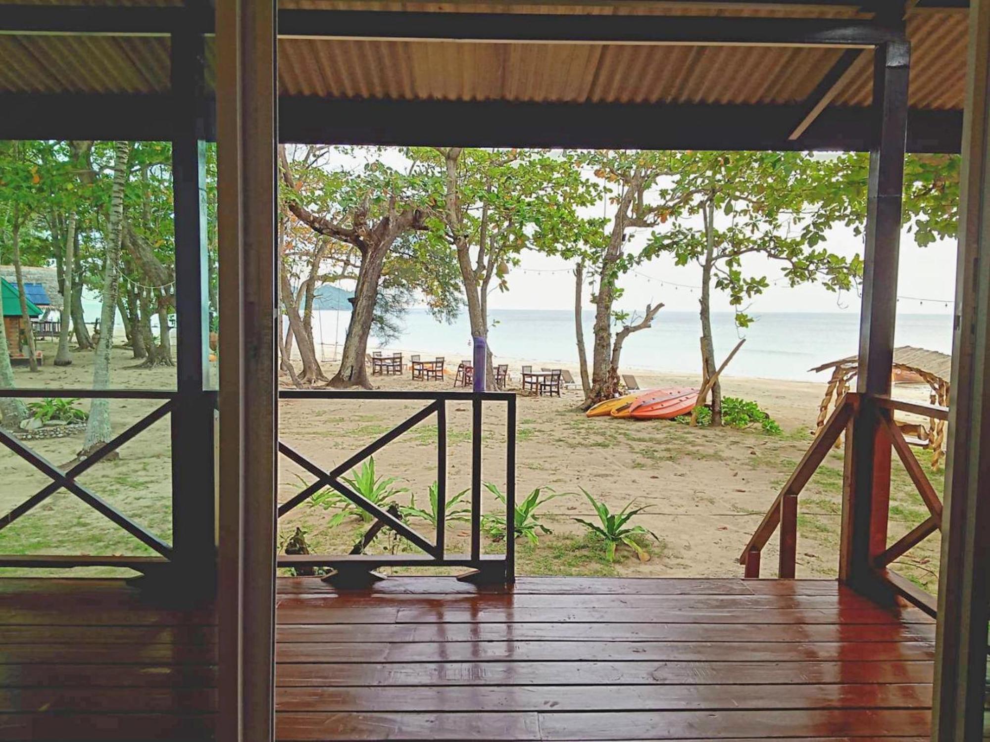 Koh Jum Delight Beach Rom bilde